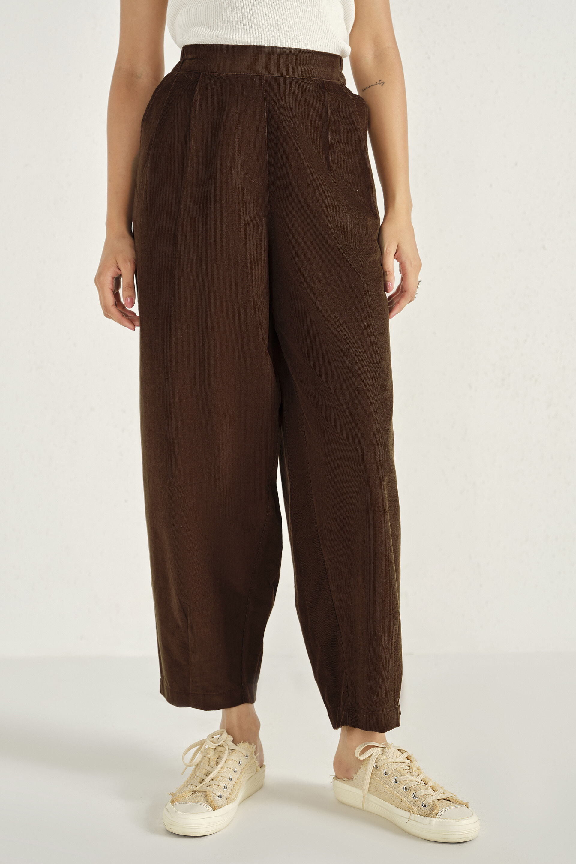 Pleated Cotton Pants in Brown